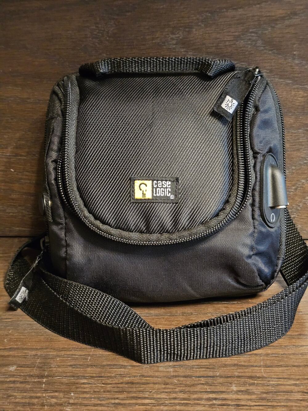CASE LOGIC Compact Case Black Zipper Pockets Shoulder Strap External Headphone